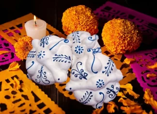Croque Voyage rinde homenaje al arte popular con su Pan de Muerto Talavera en CDMX Croque Voyage rinde homenaje al arte popular con su Pan de Muerto Talavera en CDMX