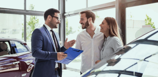 Comprar un auto nuevo en México: cuántos salarios se necesitan hoy y por qué el sueño del 0 km se aleja cada vez más