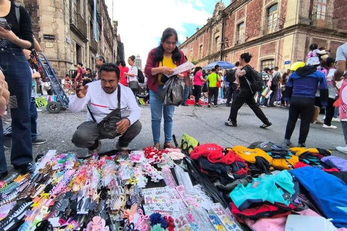 Gobierno capitalino reordenará comercio informal en Centro Histórico