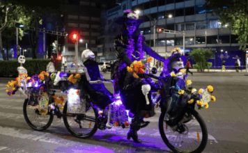 Paseo Nocturno de Día de Muertos en CDMX Paseo Nocturno de Día de Muertos en CDMX