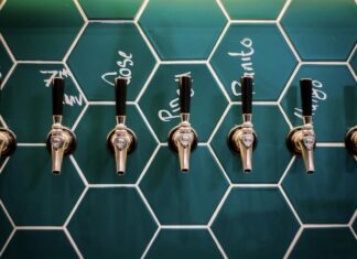 Cerveza de pan de muerto: el gustito chilango que ahora puedes beber cerveza y pan de muerto