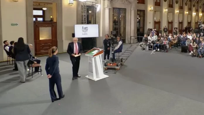 Sheinbaum ordena a Kershenobich no decir 'municipios afectados por las lluvias'