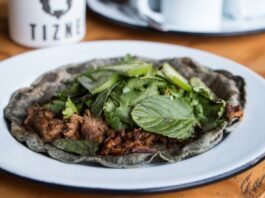 Tizne tacomotora el lugar favorito para los tacos de carne ahumada Tizne tacomotora el lugar favorito para los tacos de carne ahumada