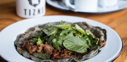 Tizne tacomotora el lugar favorito para los tacos de carne ahumada Tizne tacomotora el lugar favorito para los tacos de carne ahumada