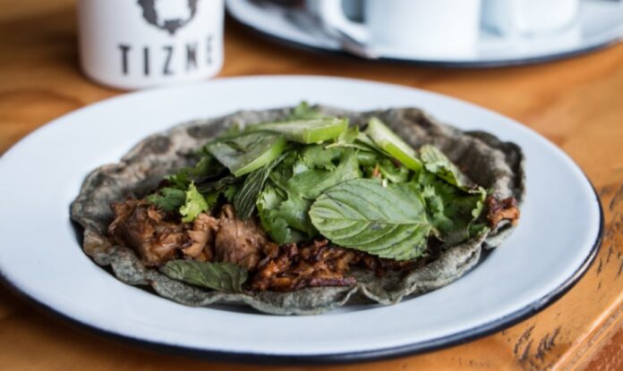 Tizne tacomotora el lugar favorito para los tacos de carne ahumada