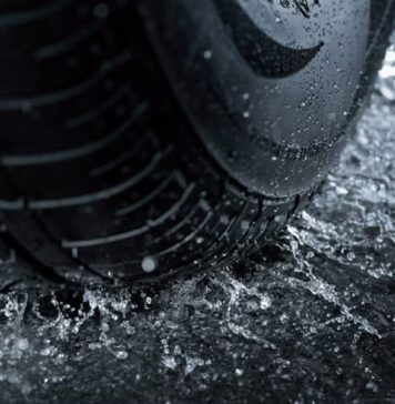 Aquaplaning: qué es y cómo evitarlo al manejar con lluvia, según los expertos