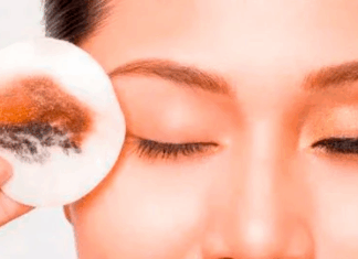 Neutrogena retira del mercado sus toallitas desmaquillantes por posible contaminación bacteriana: esto debes saber