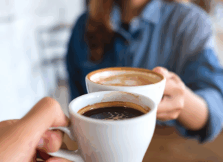 Tomar café por la mañana: el hábito que puede mejorar tu salud, según la ciencia
