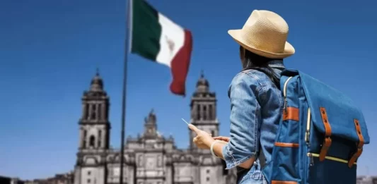 Turistas extranjeros gastaron 5% más en México durante el verano, según Visa