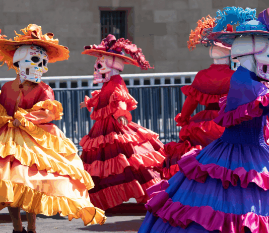 Desfile de Día de Muertos en CDMX: calles cerradas, rutas alternas y transporte afectado