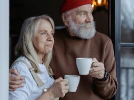 El nuevo beneficio del café: ayuda a reducir la fragilidad en mayores de 55 años, según la ciencia