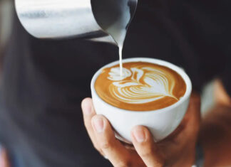 El café como aliado inesperado: cómo podría frenar el envejecimiento en personas con enfermedades mentales