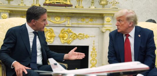 Donald Trump planea regalar parte de Ucrania a Rusia Donald Trump planea regalar parte de Ucrania a Rusia