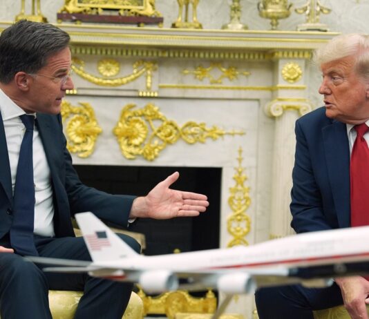 Donald Trump planea regalar parte de Ucrania a Rusia Donald Trump planea regalar parte de Ucrania a Rusia