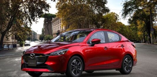 ¿Conviene comprar el Mazda más barato de México? Lo que realmente ofrece su versión de 300 mil pesos
