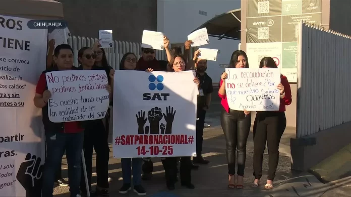 Trabajadores del SAT realizan 'paro nacional indefinido