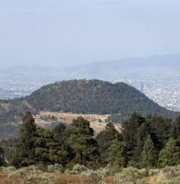 Xitle, el volcán oculto de la CDMX: túneles de lava, cráteres y aventuras para exploradores urbanos