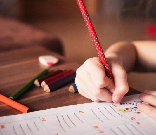 Por qué los niños se distraen fácilmente, según una nueva investigación científica
