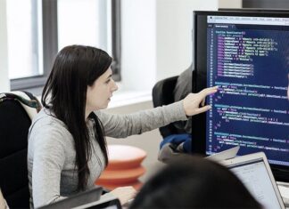 El futuro de las mujeres en alta tecnología: 4 claves para cerrar brechas y liderar la innovación