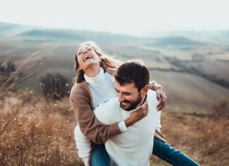 Fortalece tu relación: los sorprendentes beneficios de compartir emociones positivas en pareja según la psicología