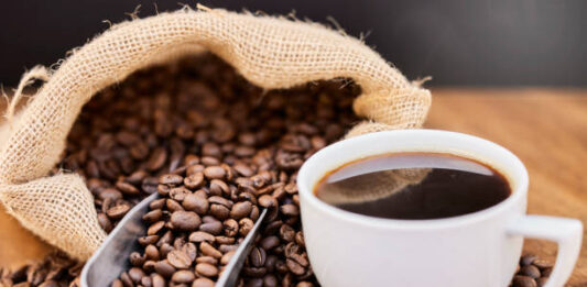 Un nuevo beneficio del café sorprende a los científicos: ayuda al cuerpo a procesar mejor la grasa y el azúcar, según un estudio reciente