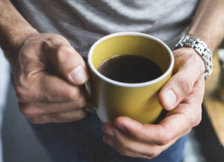 Beber café podría ser bueno para el corazón si tienes un trabajo sedentario