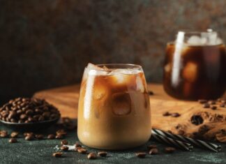 Las seis recetas para preparar café recomendadas por la inteligencia artificial: sabor, ciencia y creatividad en una taza