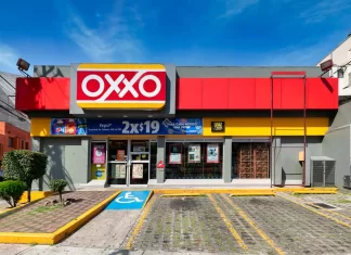 Oxxo frena expansión y plantea riesgo de cierres masivos en México tiendas oxxo negocios