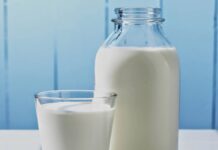 Leche entera, desnatada o vegetal: cuál es la mejor opción para tu dieta según la ciencia