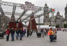 El Zócalo capitalino se ilumina con la Verbena Navideña 2025 El Zócalo capitalino se ilumina con la Verbena Navideña 2025