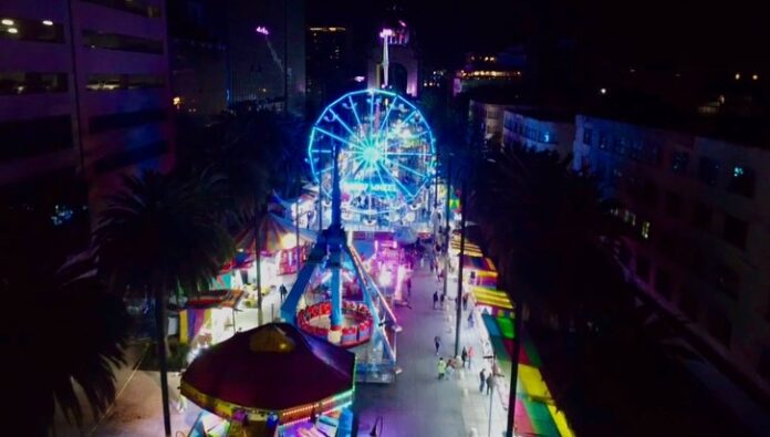 Feria Navideña del Monumento a la Revolución llena de tradición