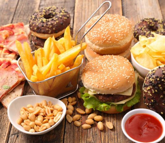 Los 5 alimentos que pueden dañar al corazón y cómo reducir su consumo con hábitos saludables