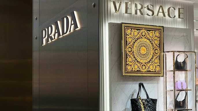 Prada compra Versace nace un nuevo gigante del lujo italiano