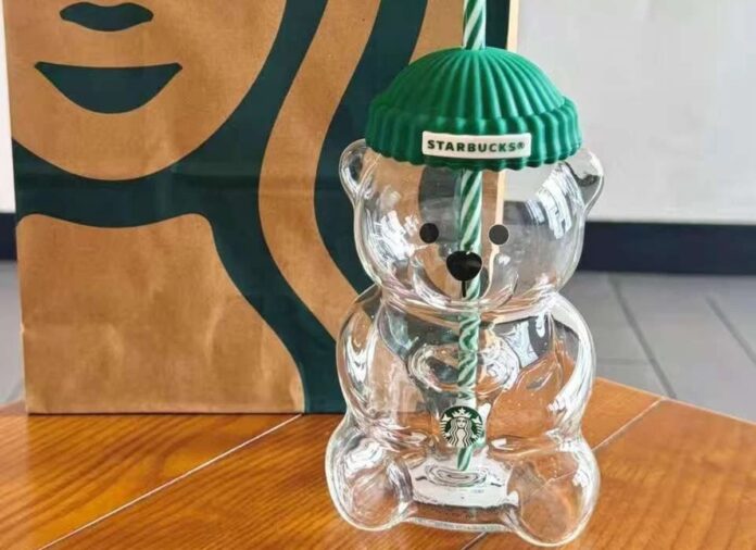 Vaso de oso de Starbucks se revende hasta en 6 mil pesos