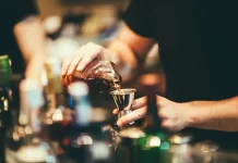 Diversidad de bebidas alcohólicas: más allá del porcentaje de alcohol bebidas alcoholicas quimicos
