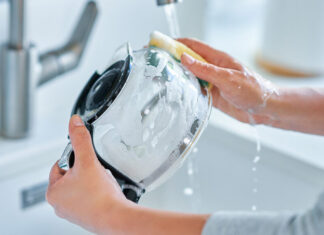 ¿Cada cuánto limpiar tu cafetera eléctrica? Guía práctica para conservar aroma, sabor y salud