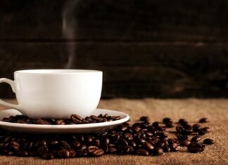 Lo que debes saber del café sin azúcar para obtener sus beneficios y evitar sus efectos secundarios