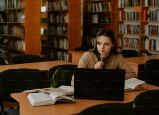 Mujeres en México impulsan el aprendizaje de inglés para avanzar profesionalmente mujer domina el ingles con pearson