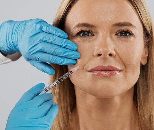 Un escaneo común puede prevenir daños faciales por rellenos cosméticos