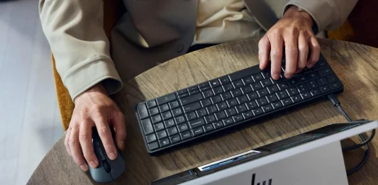CES 2026 presenta HP EliteBoard G1a, un computador integrado en un teclado CES 2026 presenta HP EliteBoard G1a