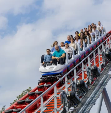 Six Flags México inaugura Speedway Stunt Coaster el 31 de enero Speedway Stunt Coaster