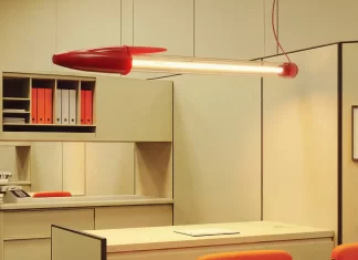Diseño icónico: la lámpara BIC que ilumina con estilo lampara pluma BIC gadgets
