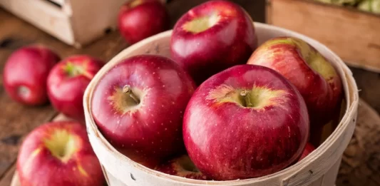 Manzana vs café: el desayuno que activa mejor tu energía manzanas y cafe desayuno