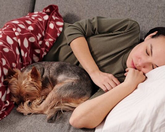 ¿Vacaciones para dormir? El auge de las sleepcations entre los millennials