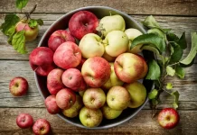 El hábito matutino con manzana que gana atención por su impacto en la salud digestiva y cardiovascular receta manzana hervida
