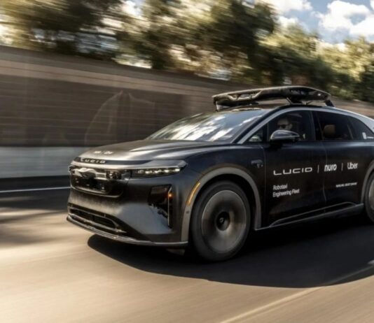 Uber presenta robotaxi autónomo en CES 2026 y acelera movilidad sin conductor robo taxi uber ces 2026