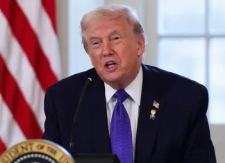 Trump cuestiona el T-MEC tras llamada con Sheinbaum tmec irrelevante trump