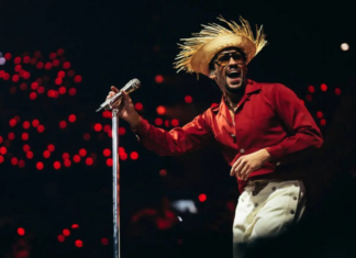 Bad Bunny deja ver el primer vistazo a su show del Super Bowl 2026