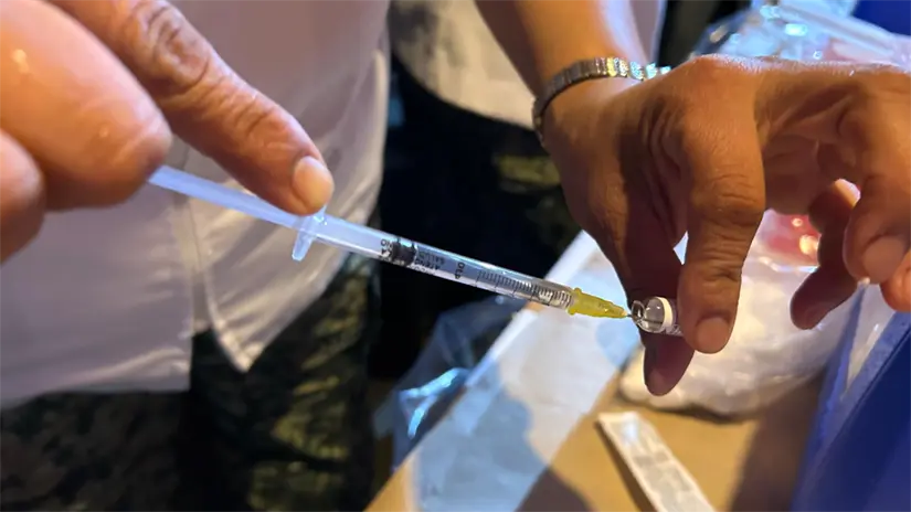 Abren módulos nocturnos para vacunarte contra el sarampión