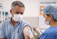 Por qué los mayores de 50 años no necesitan vacunarse contra el sarampión